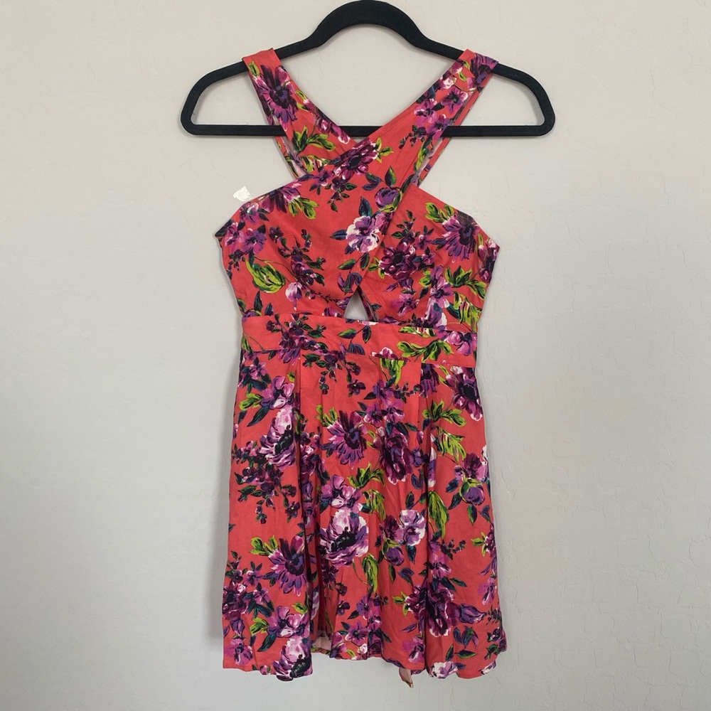 💛Pins & Needles Criss-Cross Peephole Dress